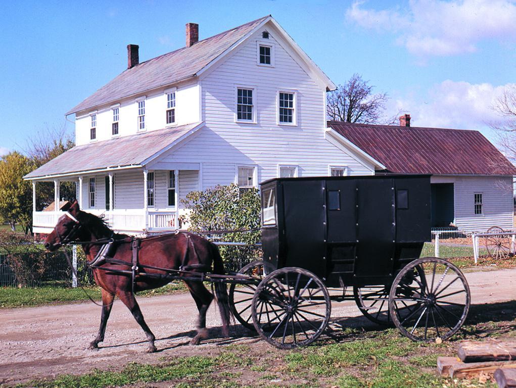 Amish Inn Nappanee Exteriör bild
