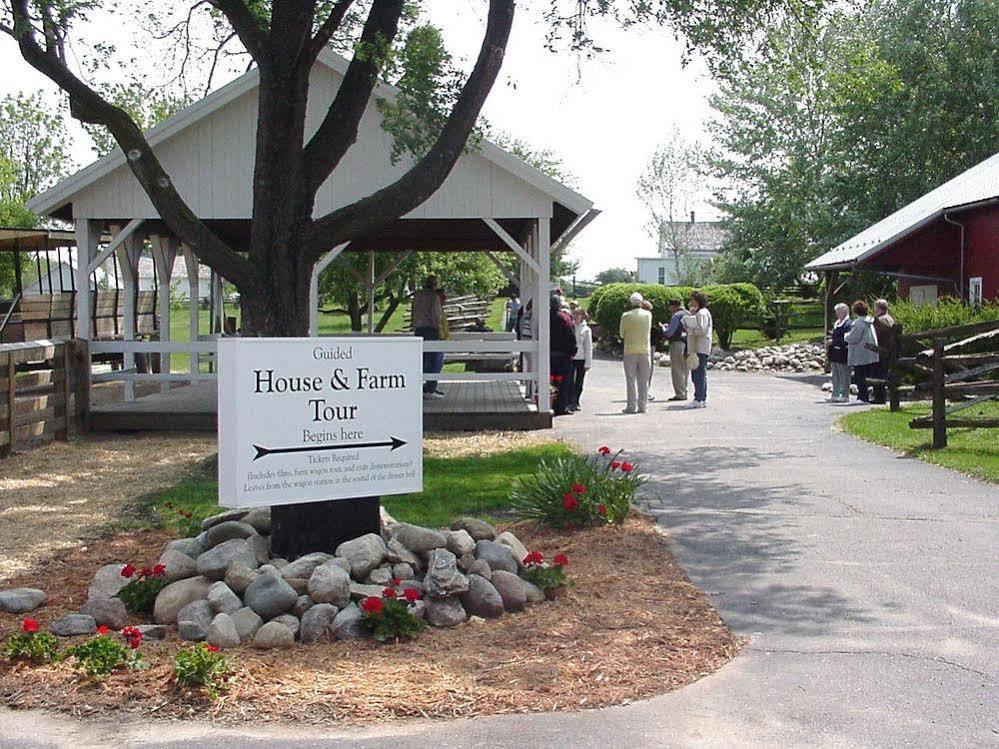 Amish Inn Nappanee Exteriör bild